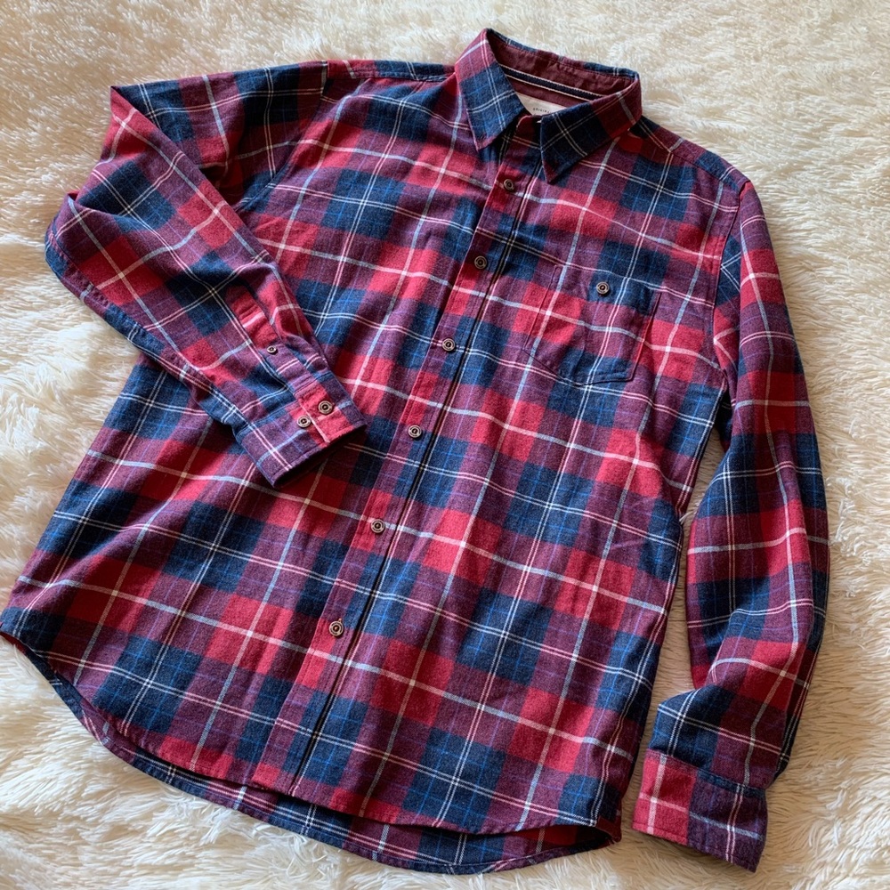 Men’s classic plaid button up || size Large